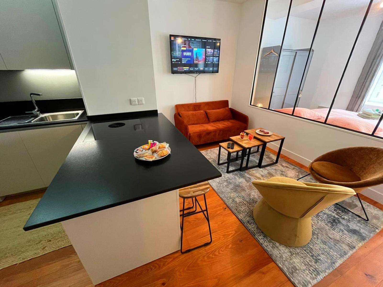 Elegant Studio En Hypercentre Dans Le Quartier Historique Anime Avec Parking Gratuit Caen Exterior foto