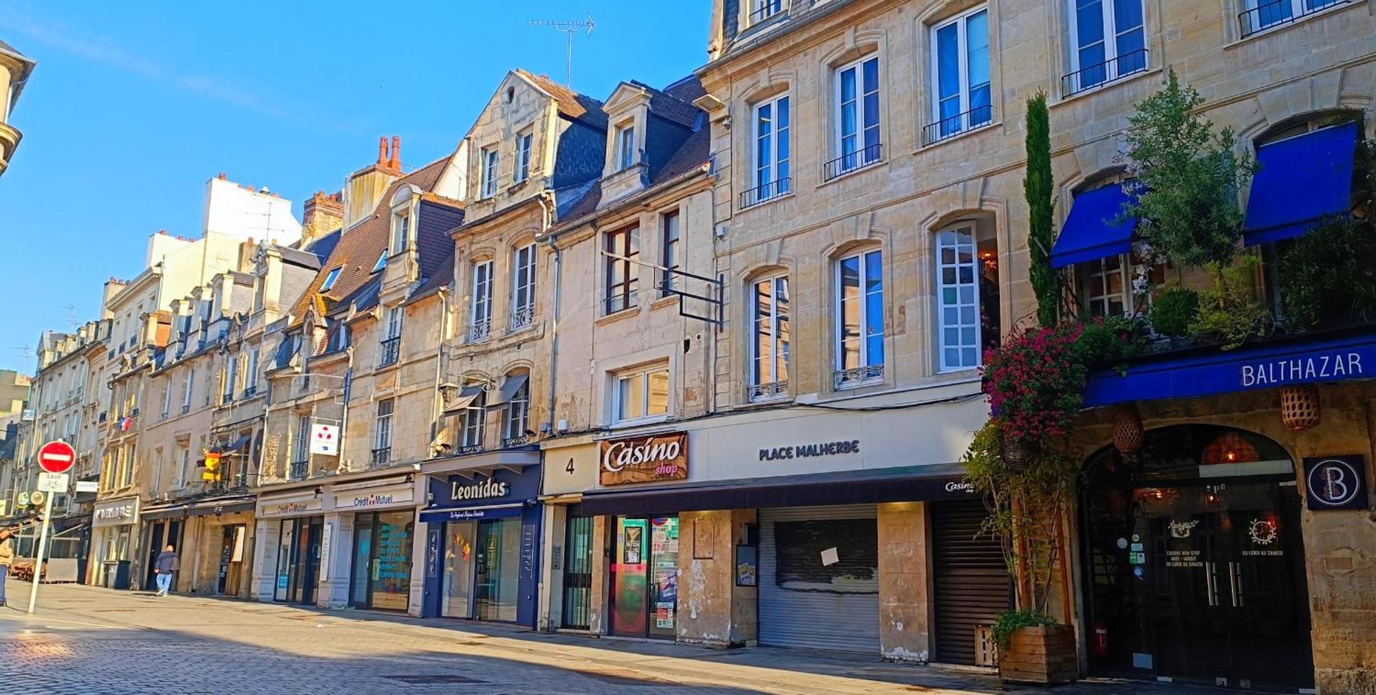 Elegant Studio En Hypercentre Dans Le Quartier Historique Anime Avec Parking Gratuit Caen Exterior foto